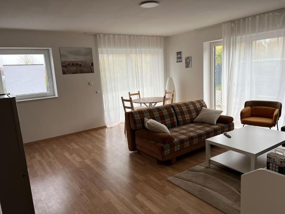 Schoene Eigentumswohnung Mit Terrasse Lübeck Exteriér fotografie